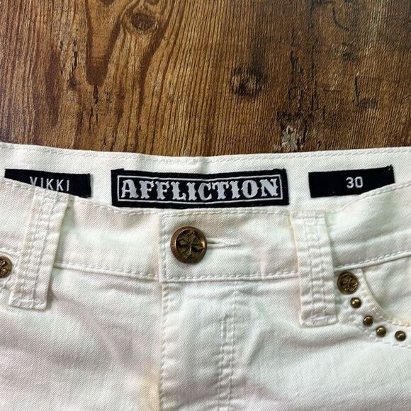 Affliction VIKKI white shredded cut off denim jean shorts gold sequin Sz 30 Y2K - Picture 3 of 10